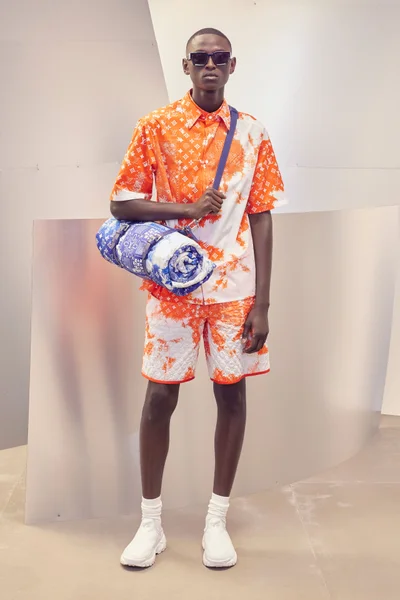 Look 28